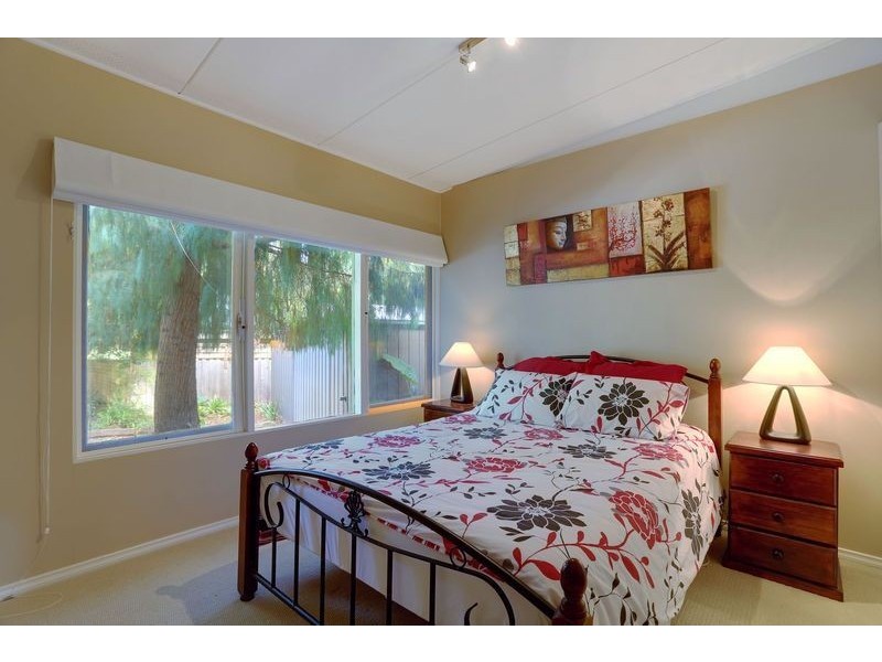 2/23 Jarvis Avenue, Croydon VIC 3136