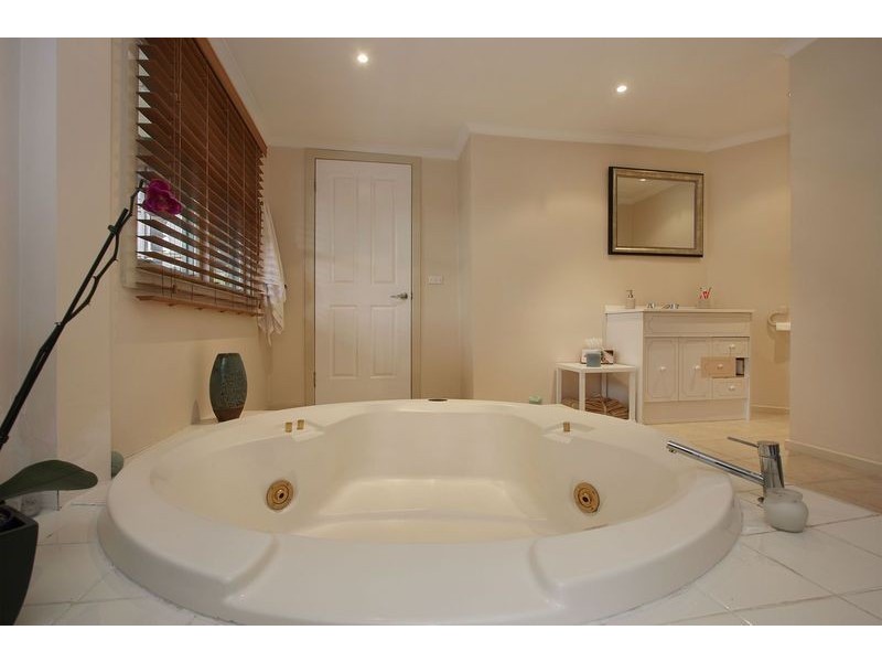 19-21 Oak Grove, Mount Evelyn VIC 3796