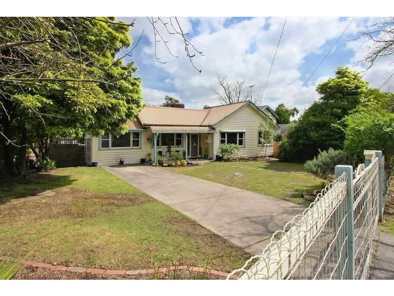 1 Carcoola Road, Ringwood East VIC 3135