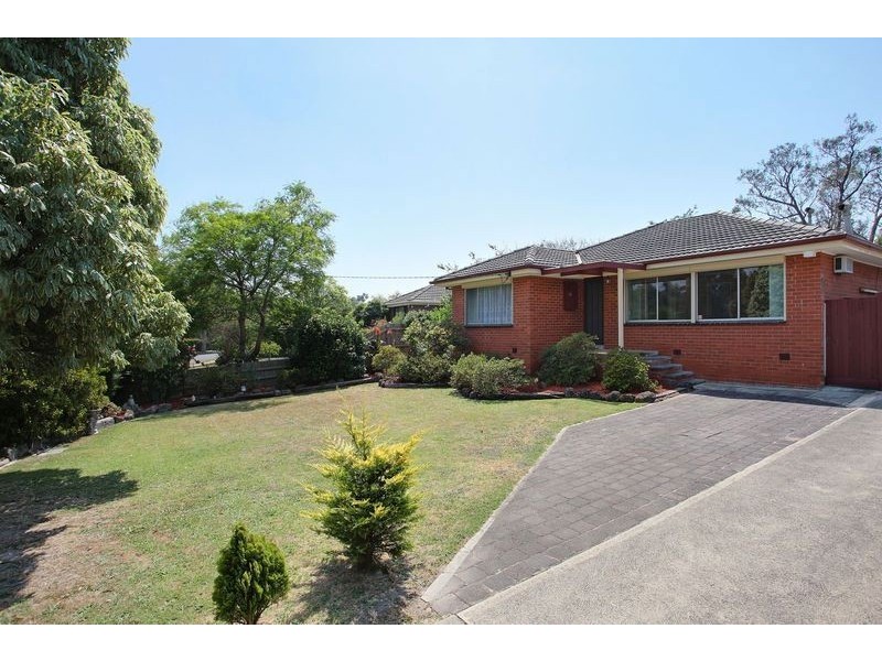 17 Yvonne Avenue, Croydon South VIC 3136