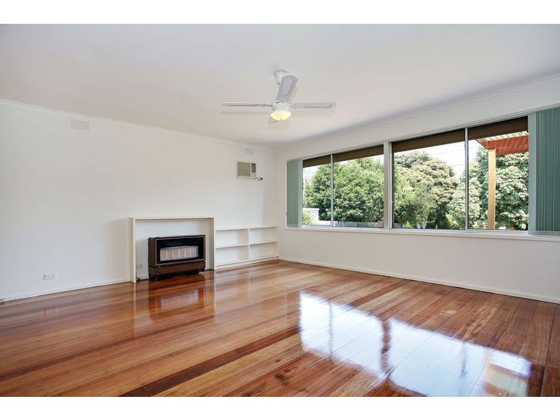 17 Yvonne Avenue, Croydon South VIC 3136