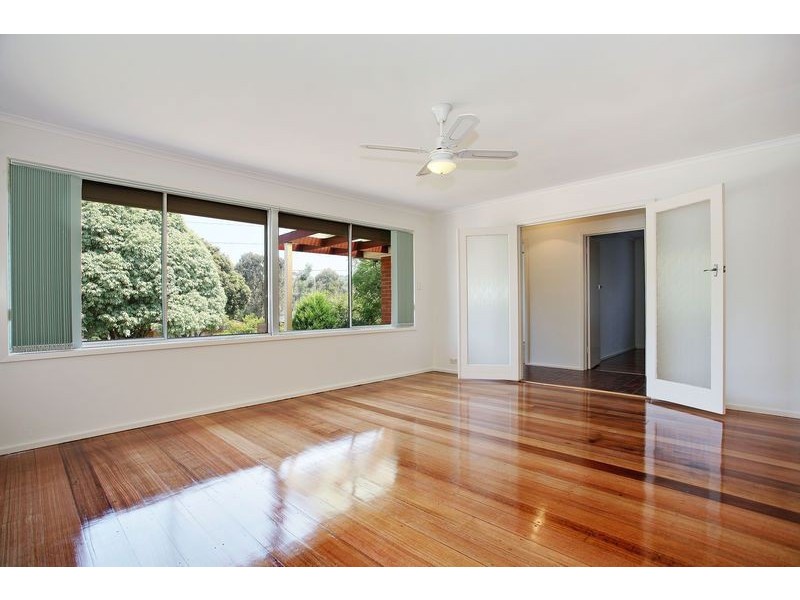 17 Yvonne Avenue, Croydon South VIC 3136