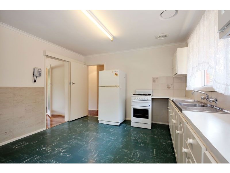 17 Yvonne Avenue, Croydon South VIC 3136