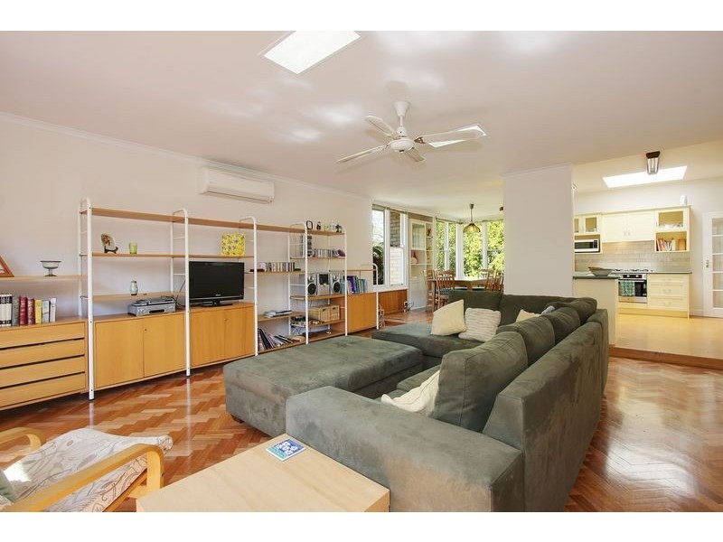 3 Douglas Parade, Croydon VIC 3136