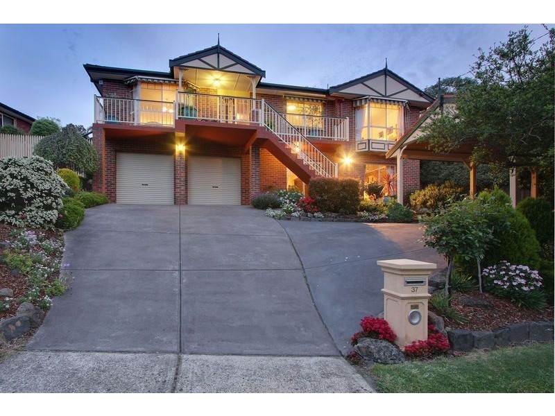 37 St Andrews Drive, Chirnside Park VIC 3116