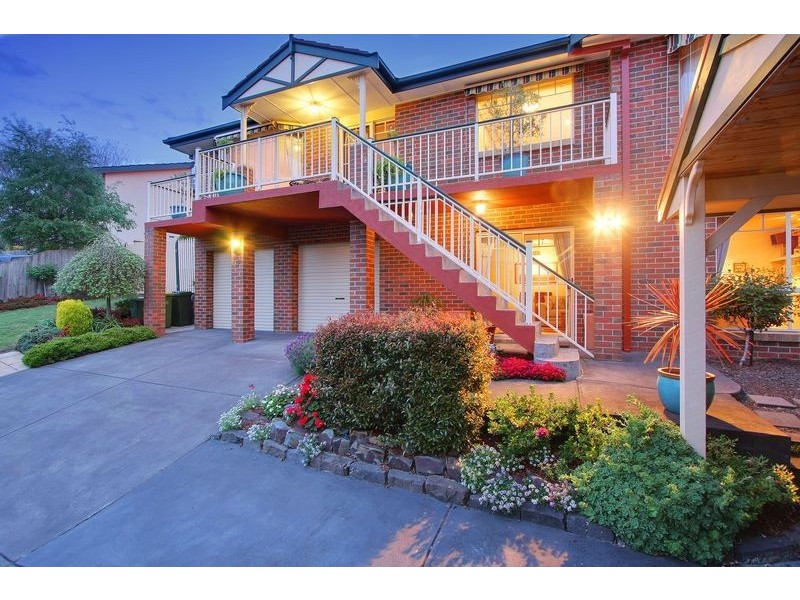 37 St Andrews Drive, Chirnside Park VIC 3116