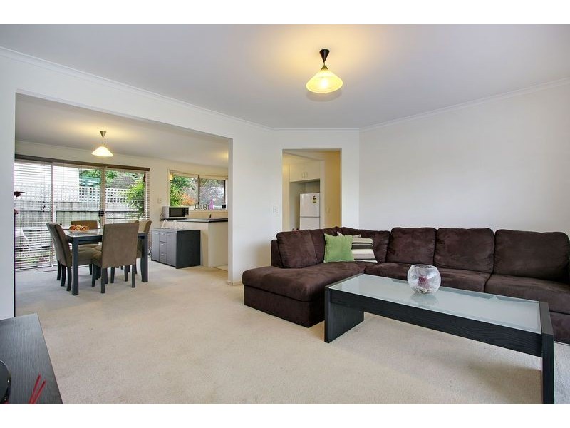 2/79 Exeter Road, Croydon North VIC 3136