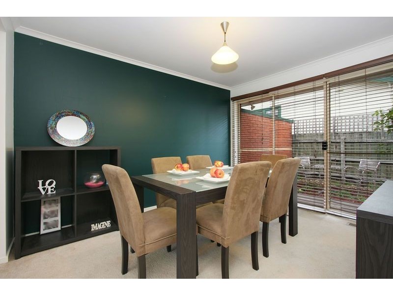 2/79 Exeter Road, Croydon North VIC 3136