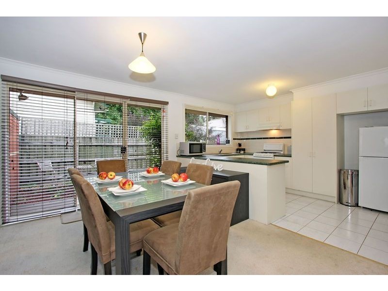 2/79 Exeter Road, Croydon North VIC 3136