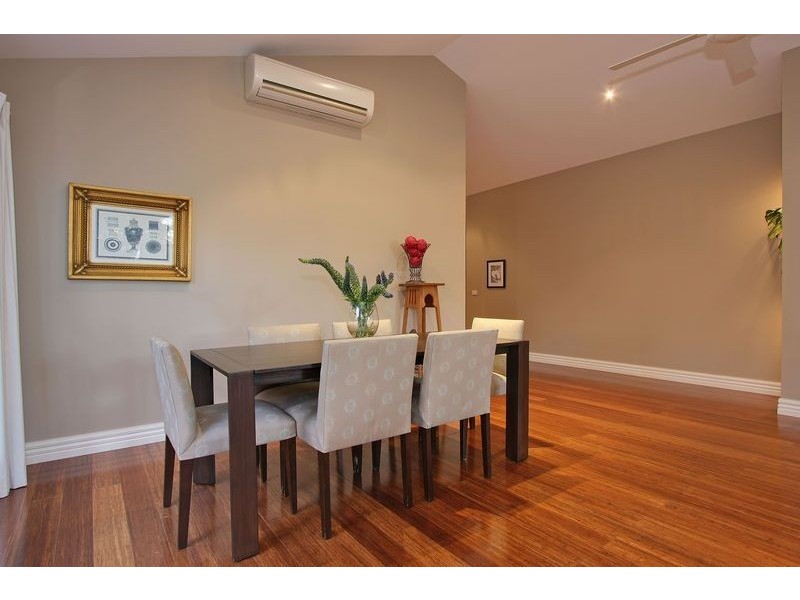 8 Mountain Drive, Mooroolbark VIC 3138