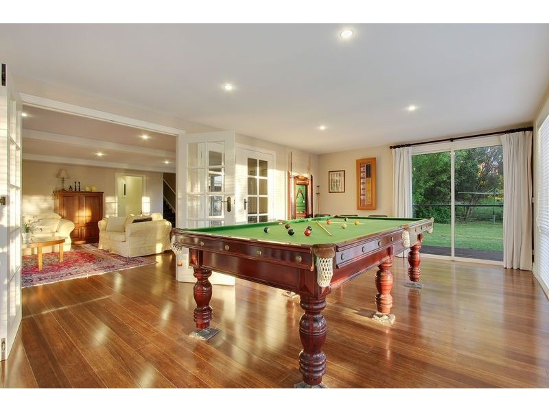 8 Mountain Drive, Mooroolbark VIC 3138