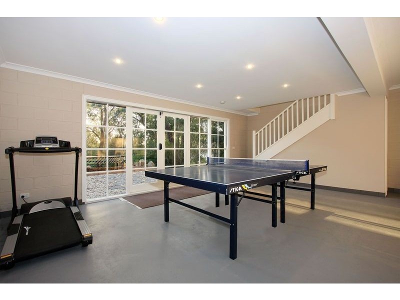 8 Mountain Drive, Mooroolbark VIC 3138