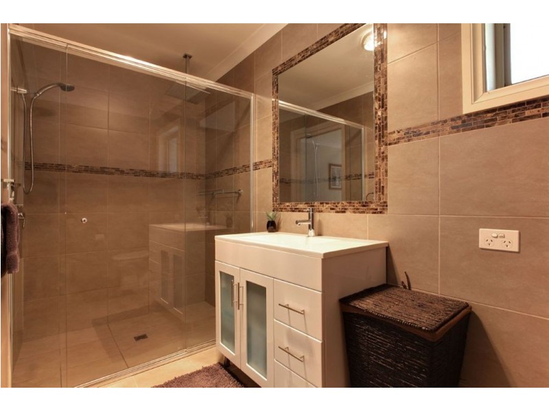 2/41 Grant Drive, Bayswater North VIC 3153