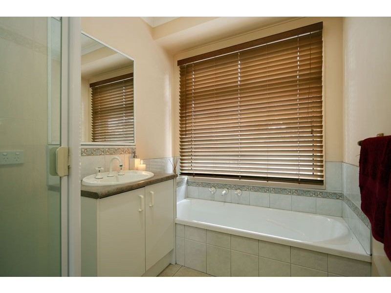 70 Mount Dandenong Road, Croydon VIC 3136