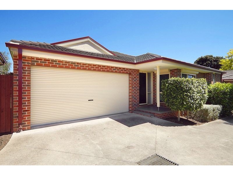 2/7 Timms Avenue, Croydon VIC 3136