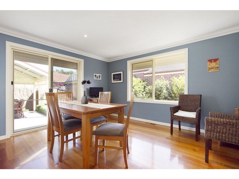 2/7 Timms Avenue, Croydon VIC 3136