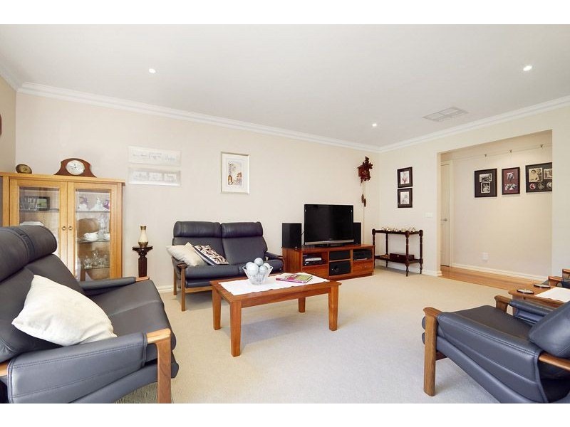 2/7 Timms Avenue, Croydon VIC 3136