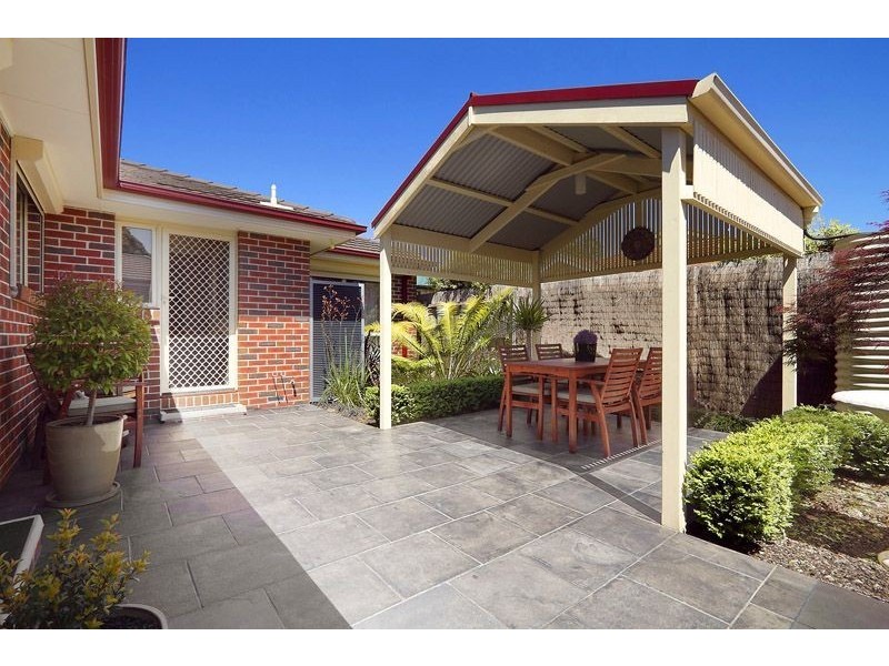2/7 Timms Avenue, Croydon VIC 3136