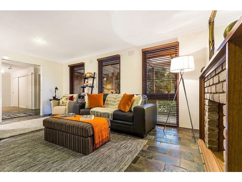 11 Vinter Avenue, Croydon VIC 3136