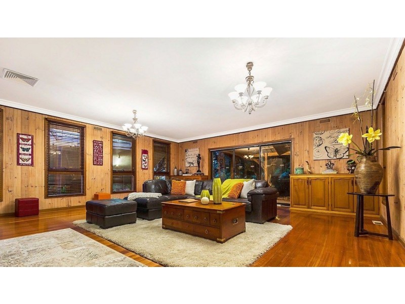 11 Vinter Avenue, Croydon VIC 3136