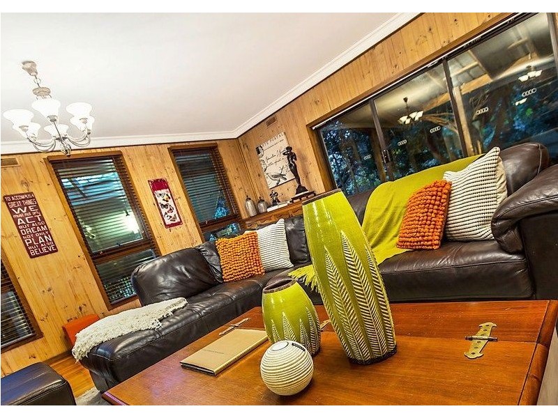 11 Vinter Avenue, Croydon VIC 3136