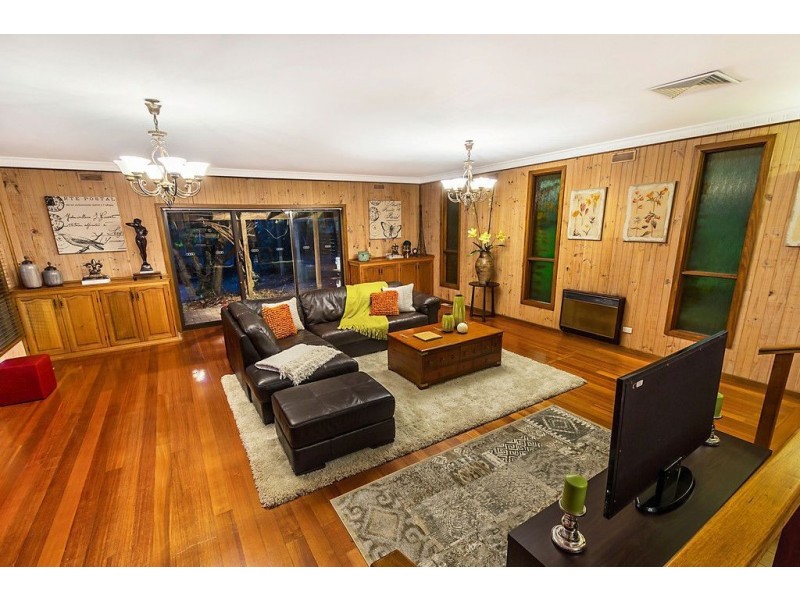 11 Vinter Avenue, Croydon VIC 3136