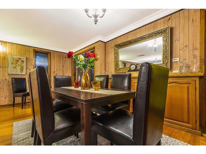 11 Vinter Avenue, Croydon VIC 3136