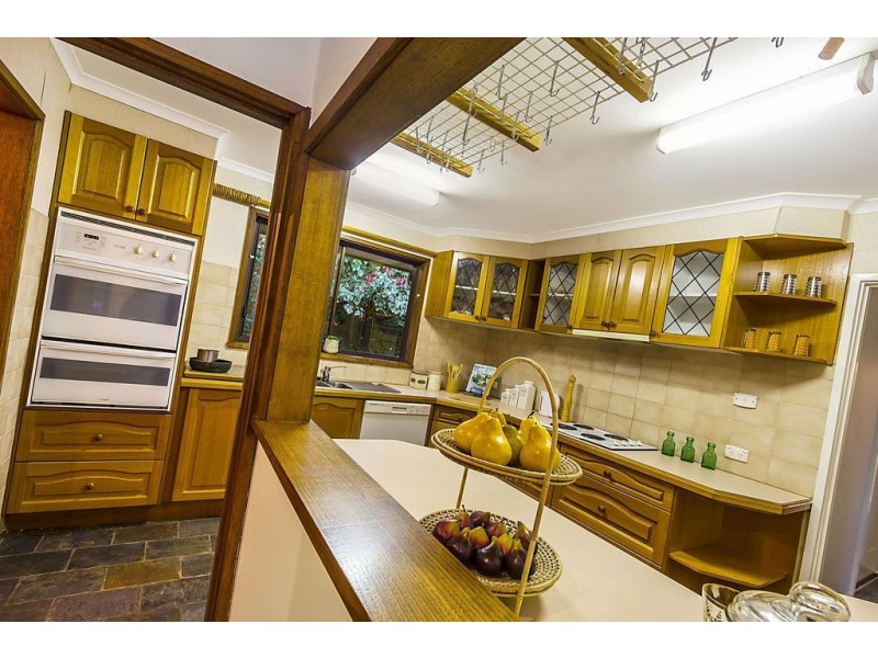 11 Vinter Avenue, Croydon VIC 3136