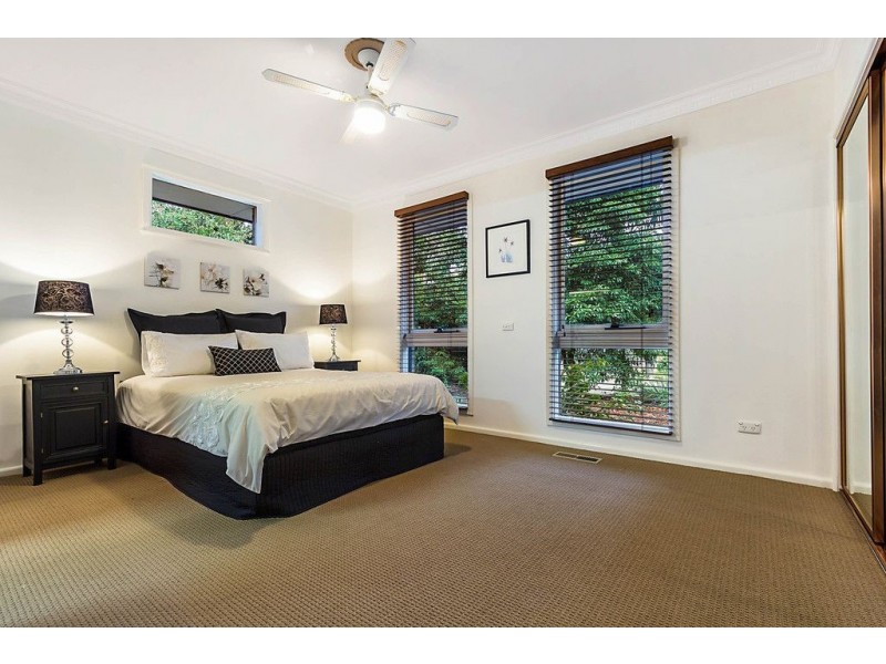 11 Vinter Avenue, Croydon VIC 3136