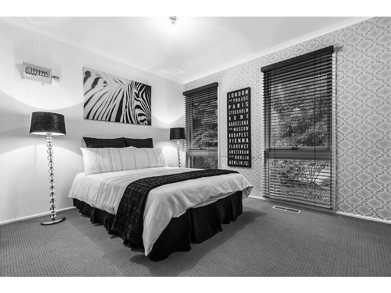 11 Vinter Avenue, Croydon VIC 3136