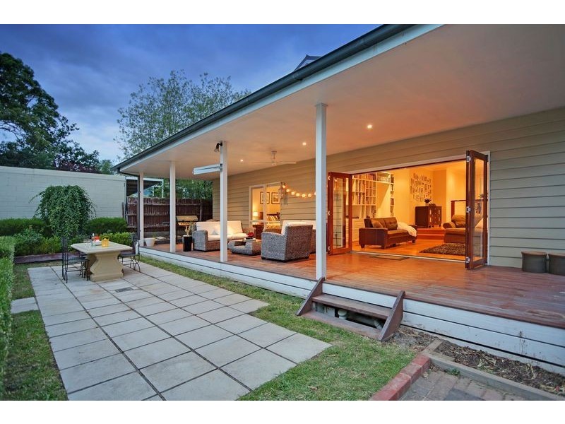 15 Thurleigh Avenue, Croydon South VIC 3136