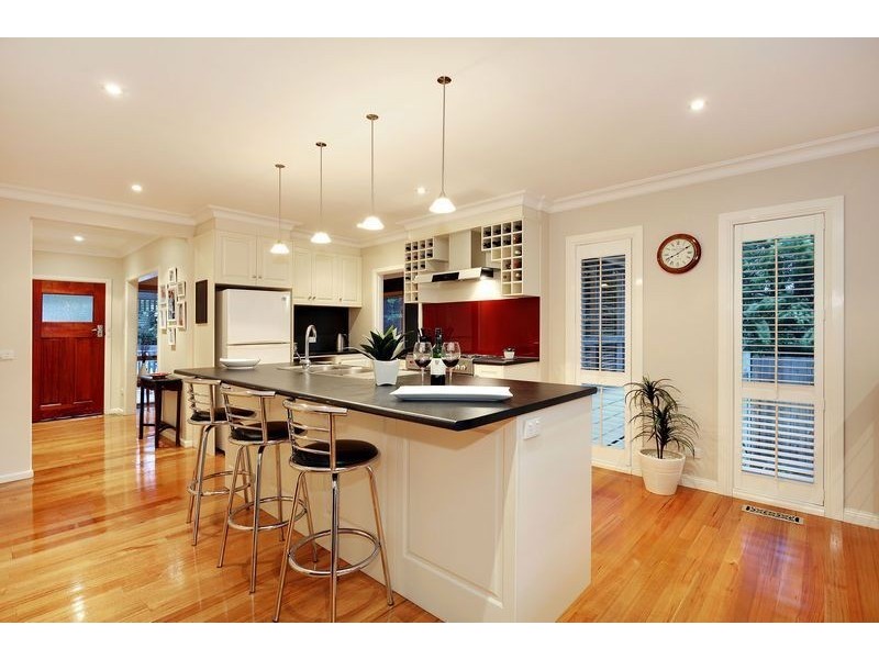 15 Thurleigh Avenue, Croydon South VIC 3136