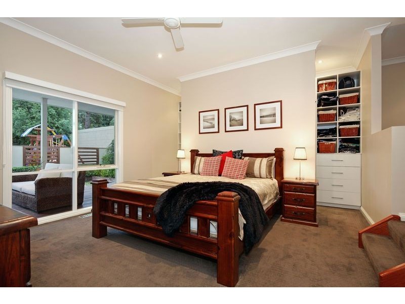 15 Thurleigh Avenue, Croydon South VIC 3136