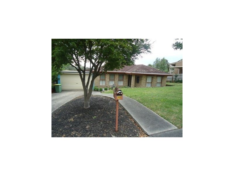 10 Chinook Crescent, Mooroolbark VIC 3138