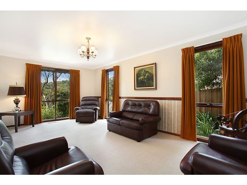 13 Nangathan Way, Croydon North VIC 3136