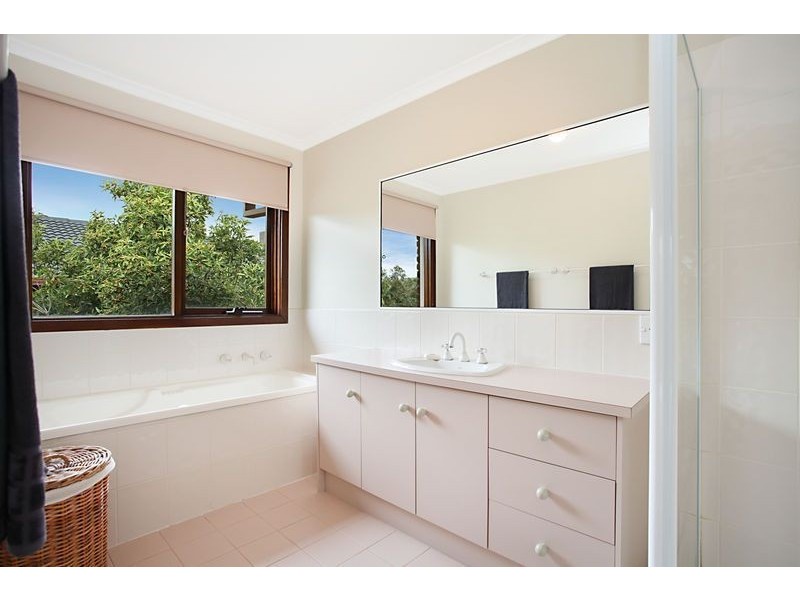 13 Nangathan Way, Croydon North VIC 3136