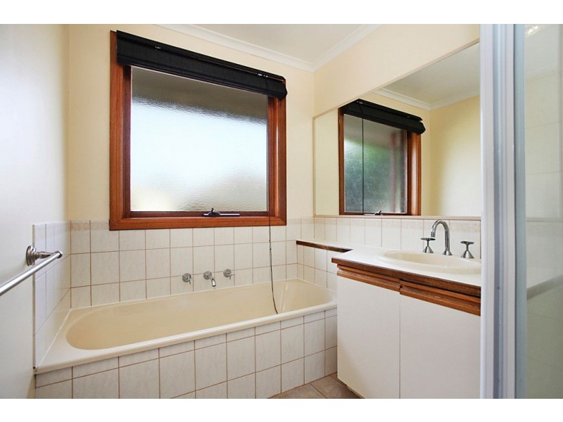 2/71 Kent Avenue, Croydon VIC 3136