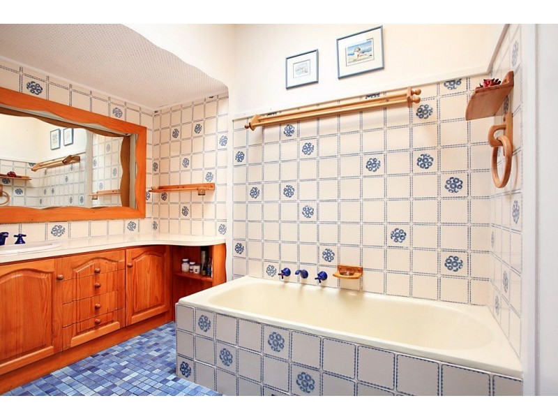 3 Avalon Grove, Ringwood North VIC 3134