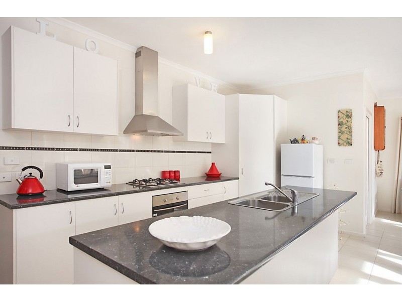 2/39 Farnham Road, Bayswater VIC 3153