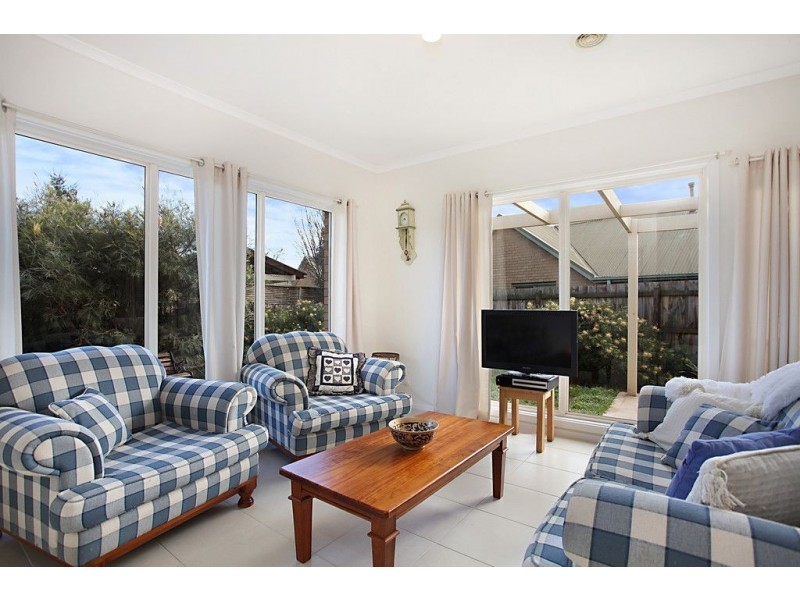 2/39 Farnham Road, Bayswater VIC 3153