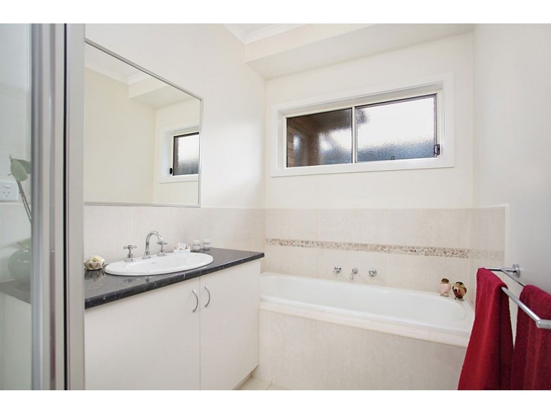 2/39 Farnham Road, Bayswater VIC 3153