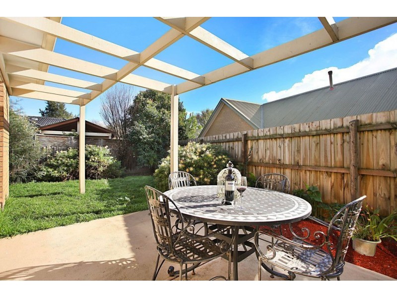 2/39 Farnham Road, Bayswater VIC 3153