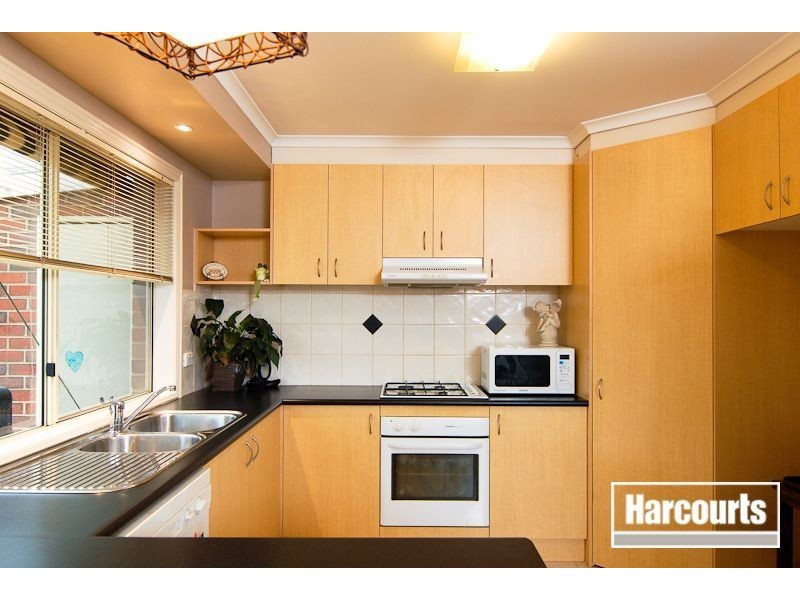 2/21 Pakenham Road, Pakenham VIC 3810