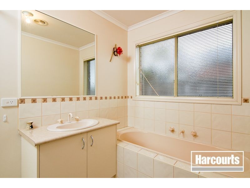 2/21 Pakenham Road, Pakenham VIC 3810