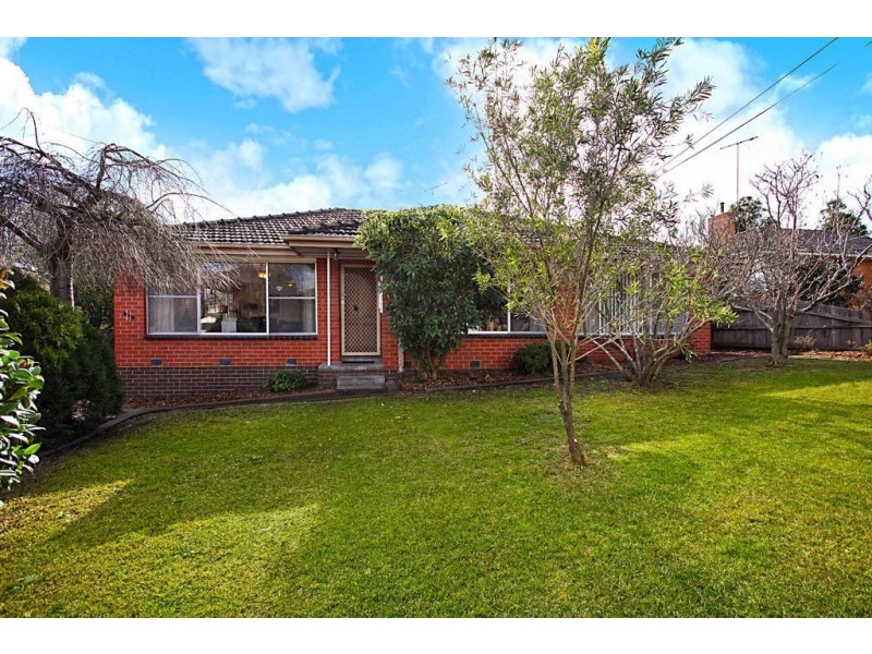 11 Marlow Street, Mooroolbark VIC 3138