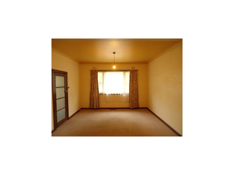 23 Kitchener Road, Croydon VIC 3136