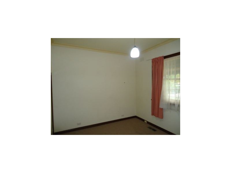 23 Kitchener Road, Croydon VIC 3136