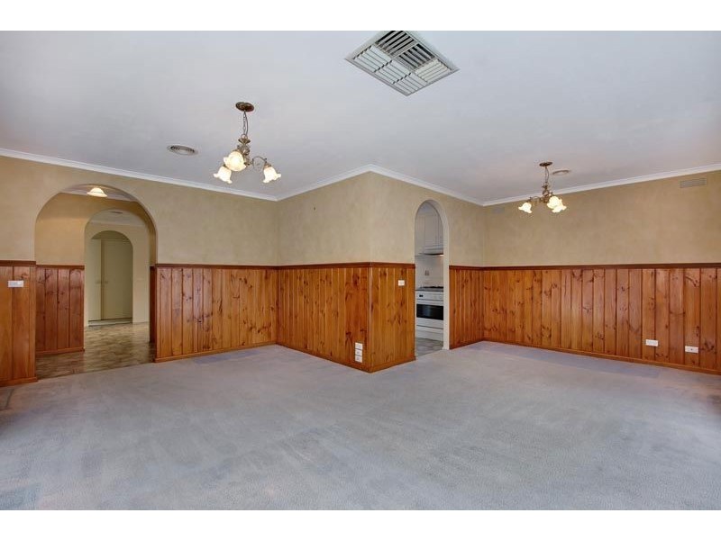 4 Graham Avenue, Kilsyth VIC 3137