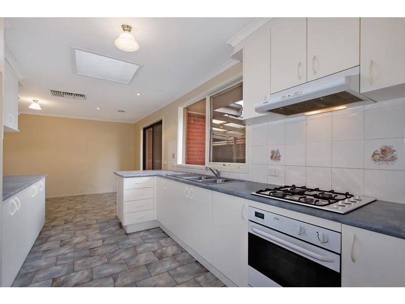 4 Graham Avenue, Kilsyth VIC 3137