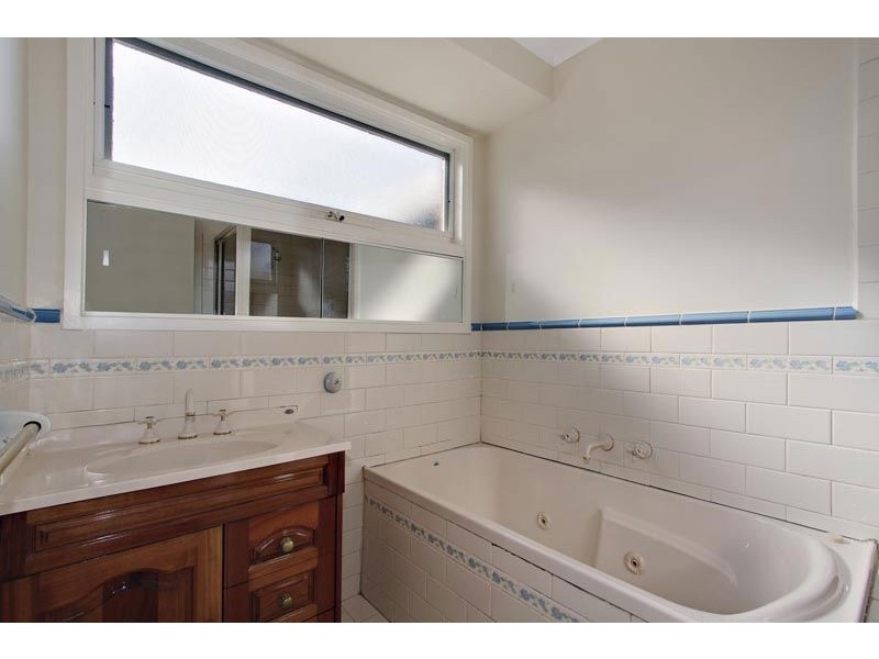 4 Graham Avenue, Kilsyth VIC 3137